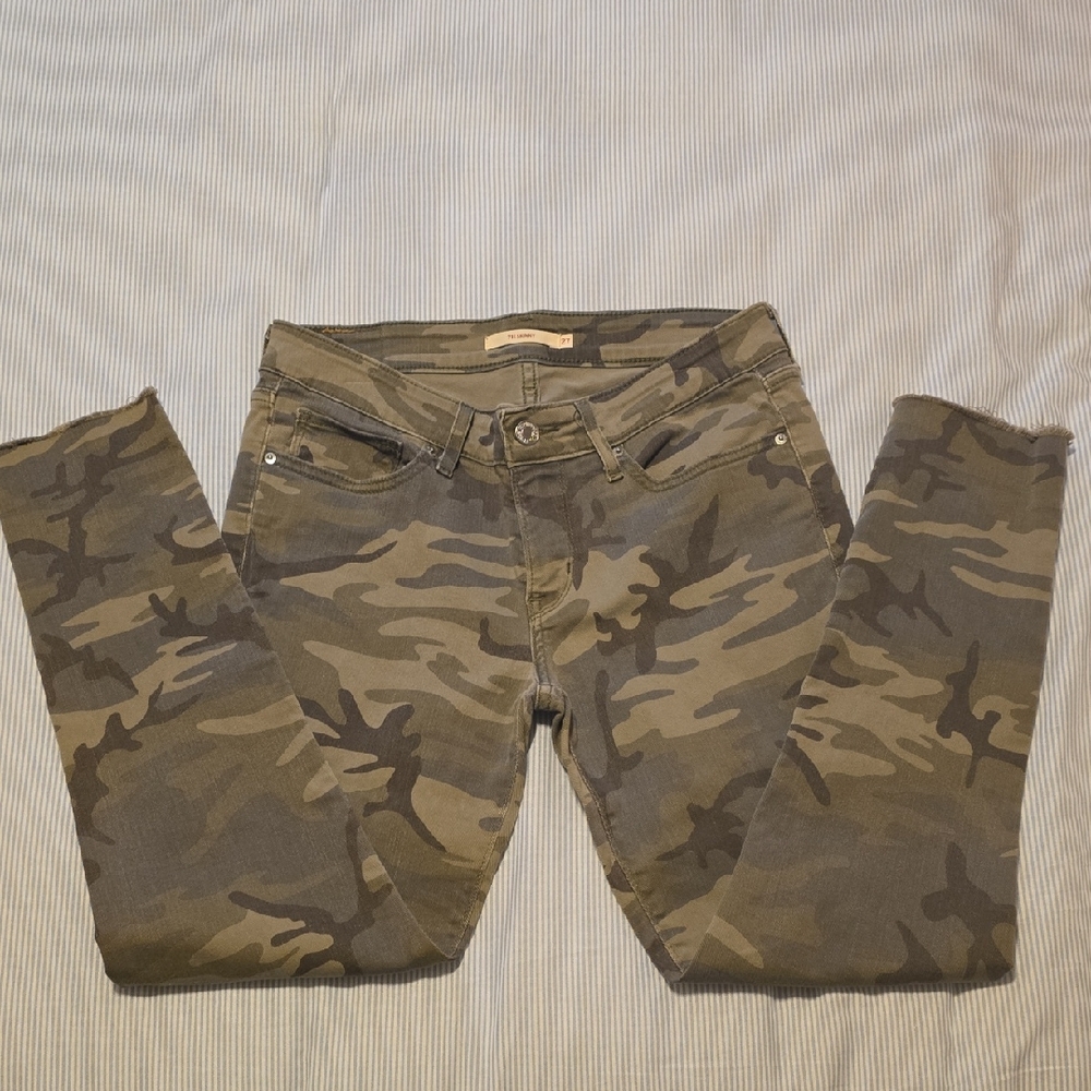 Levi's Camouflage  711 Skinny Jeans